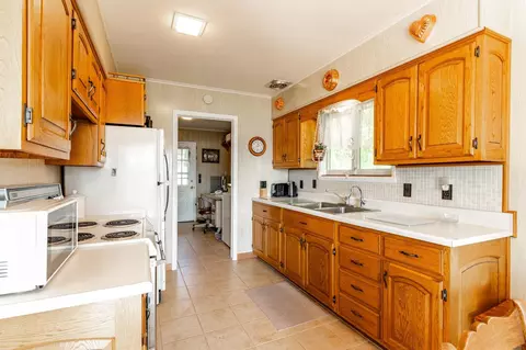 1075 S 495 E, Lagrange, IN 46761 photo 12