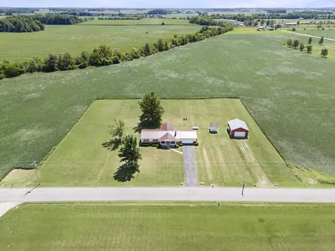 5035 Hamilton Rd, Yoder, IN 46798 photo 1