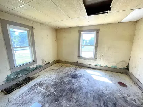 411 E 8th St, Bicknell, IN 47512 photo 4