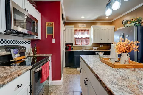 319 E 5th St, Jasper, IN 47546 photo 5