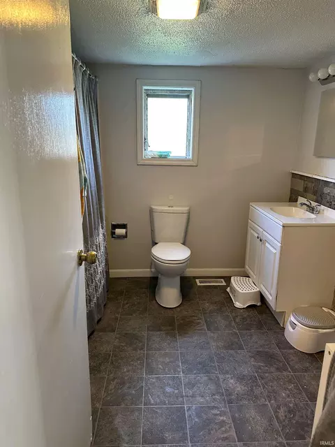 206 N Main St, Modoc, IN 47358 photo 7