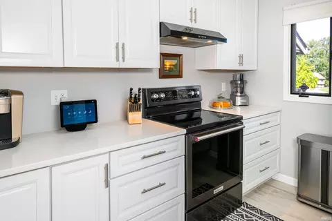 1912 E Waters Edge Dr, Bloomington, IN 47401 photo 4