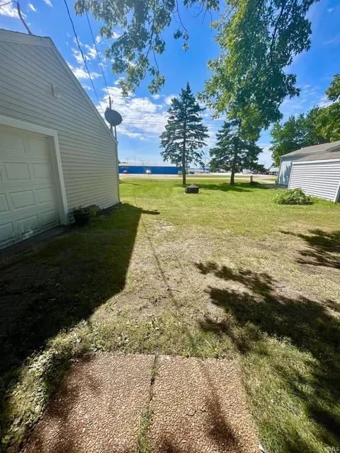706 E 7th St, Fowler, IN 47944 photo 6