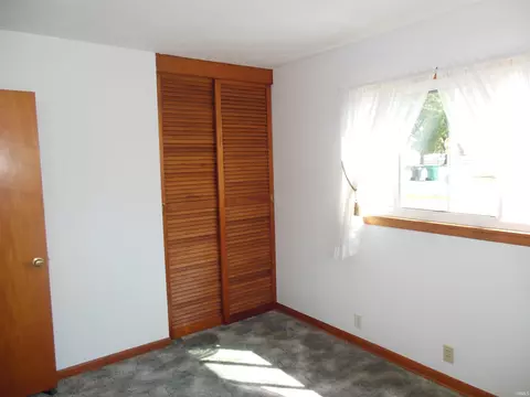 210 E Monroe St, Butler, IN 46721 photo 13