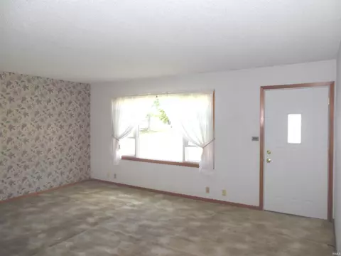210 E Monroe St, Butler, IN 46721 photo 7