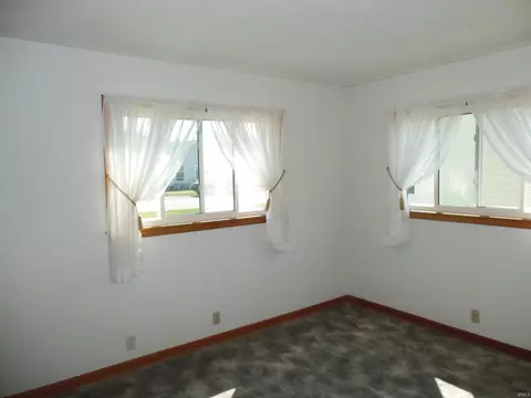 210 E Monroe St, Butler, IN 46721 photo 10