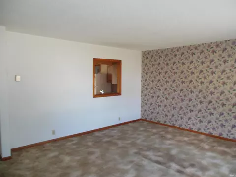 210 E Monroe St, Butler, IN 46721 photo 8