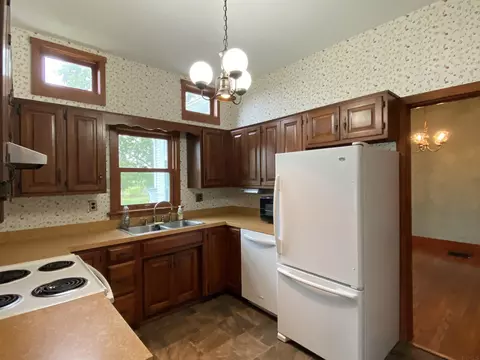 63 E Walnut St, Poneto, IN 46781 photo 9