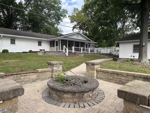 1904 Circle Dr, Bedford, IN 47421 photo 2