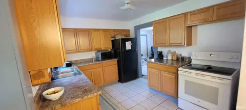 307 E Walnut St, Odon, IN 47562 photo 4