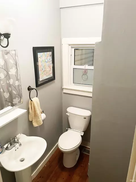 318 E 7th St, Mount Carmel, IL 62863 photo 27