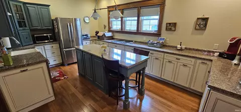 318 E 7th St, Mount Carmel, IL 62863 photo 19