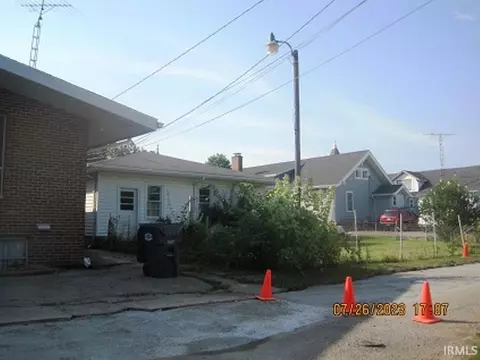421 S Main St, Dunkirk, IN 47336 photo 2