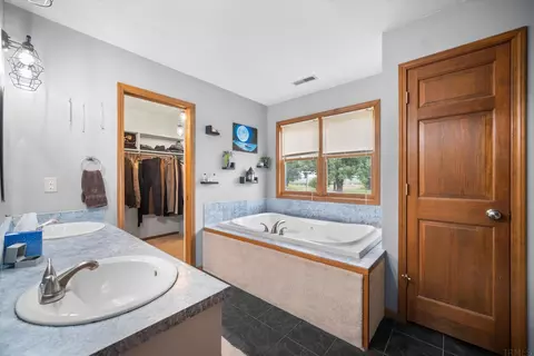 3902 W South County Line Rd, Yoder, IN 46798 photo 11