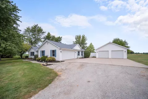 3902 W South County Line Rd, Yoder, IN 46798 photo 2