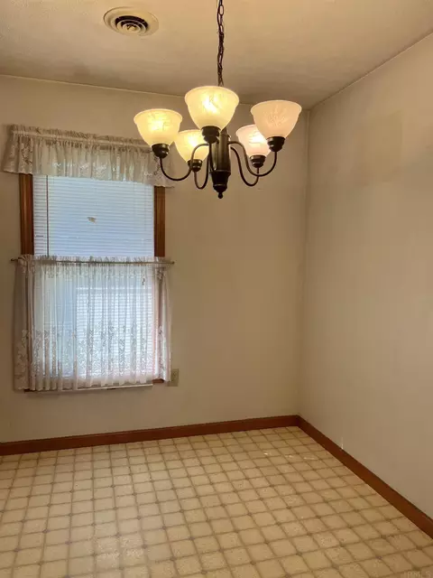 318 Wade St, Mitchell, IN 47446 photo 10
