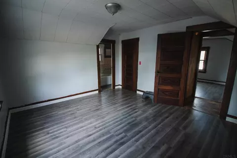 411 E Franklin St, Berne, IN 46711 photo 15