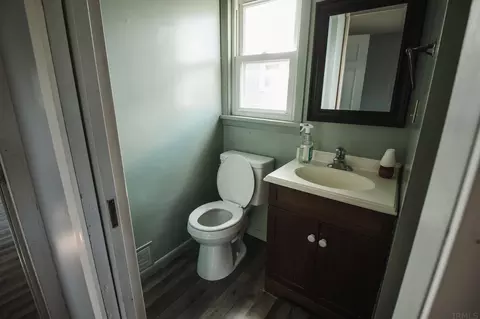 411 E Franklin St, Berne, IN 46711 photo 11