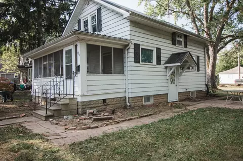 411 E Franklin St, Berne, IN 46711 photo 2