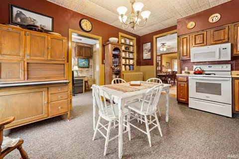 601 E Walnut St, Chalmers, IN 47929 photo 11