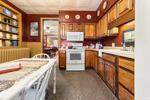 601 E Walnut St, Chalmers, IN 47929 photo 12