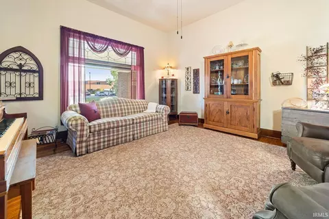 601 E Walnut St, Chalmers, IN 47929 photo 8