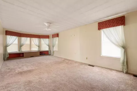 323 E 9th St, Muncie, IN 47302 photo 3