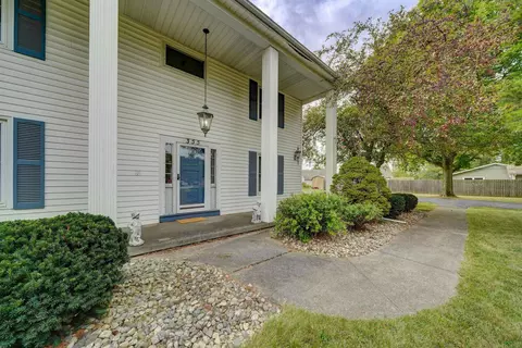 355 E Walnut St, Waterloo, IN 46793 photo 2