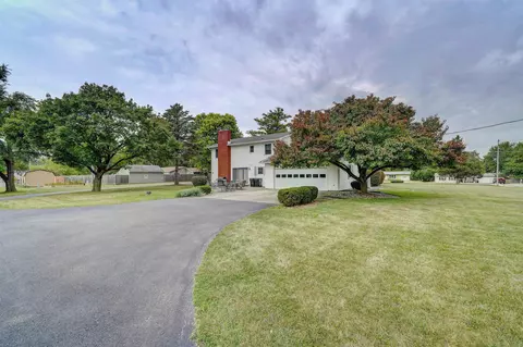 355 E Walnut St, Waterloo, IN 46793 photo 6