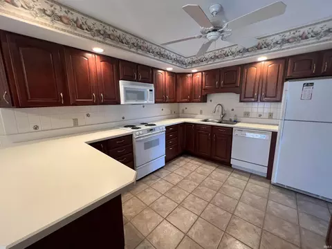 3592 Manor Dr, Jasper, IN 47546 photo 9