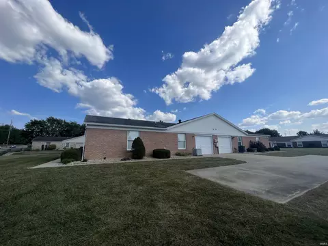 3592 Manor Dr, Jasper, IN 47546 photo 3