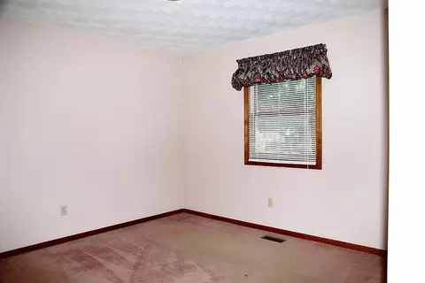 53273 Spring Ct, Granger, IN 46530 photo 17