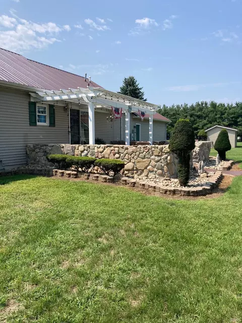5815 E Sr 120, Howe, IN 46746 photo 3