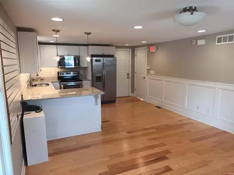 1605 S Walnut St, Bloomington, IN 47401 photo 6