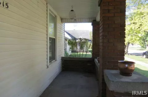415 E 6th St, Peru, IN 46970 photo 4