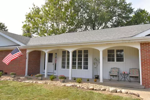 202 N Prairie Ave, Fowler, IN 47944 photo 2