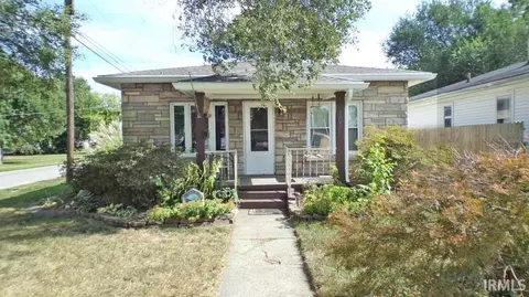102 Eberwine Ave, Vincennes, IN 47591 photo 1