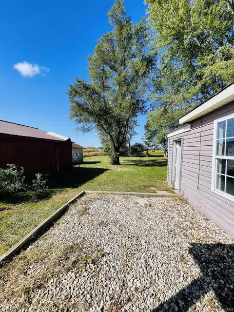 6704 E Barkas St, New Castle, IN 47362 photo 13