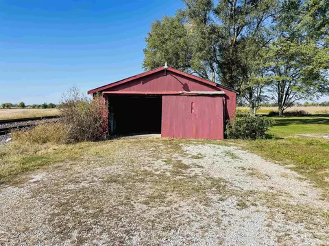 6704 E Barkas St, New Castle, IN 47362 photo 9