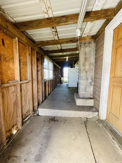 6704 E Barkas St, New Castle, IN 47362 photo 17
