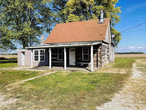 6704 E Barkas St, New Castle, IN 47362 photo 1