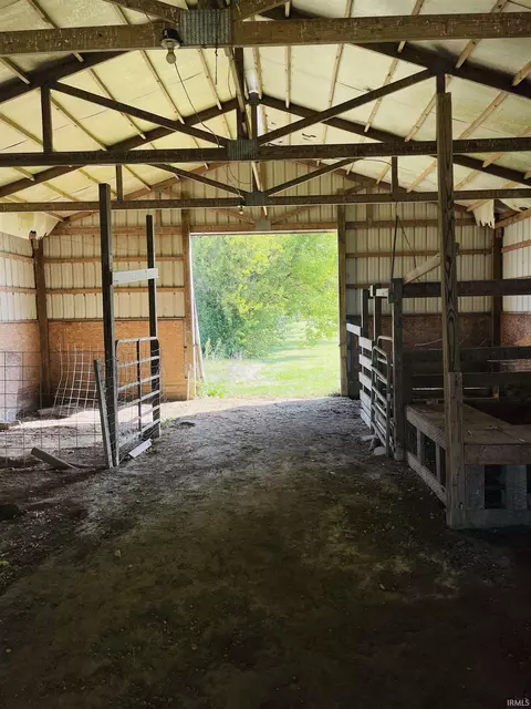 6704 E Barkas St, New Castle, IN 47362 photo 5