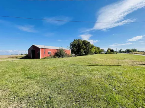 6704 E Barkas St, New Castle, IN 47362 photo 3