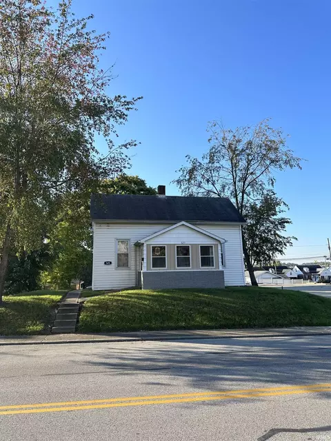 525 W 9th St, Jasper, IN 47546 photo 2