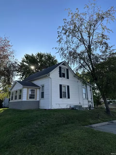 525 W 9th St, Jasper, IN 47546 photo 4