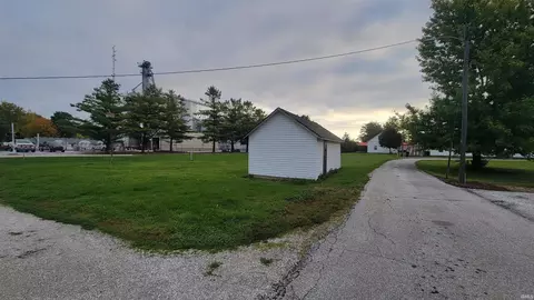 126 E Penn St, Sweetser, IN 46987 photo 3