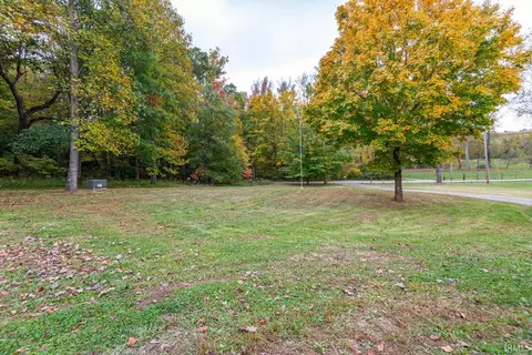 313 E Abrams Rd, Bloomfield, IN 47424 photo 6