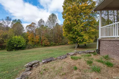 313 E Abrams Rd, Bloomfield, IN 47424 photo 3
