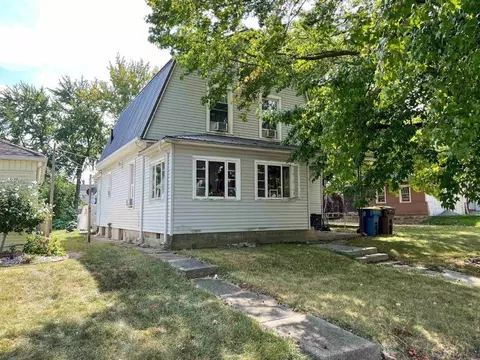 122 E Central Ave, Bluffton, IN 46714 photo 1