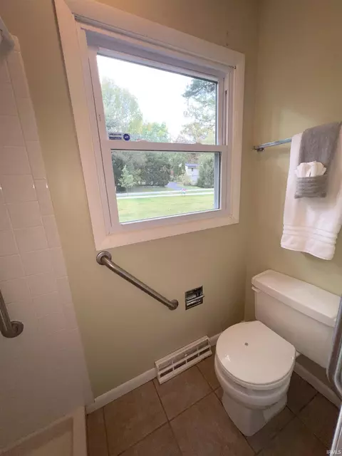 2104 E Queens Way, Bloomington, IN 47401 photo 18